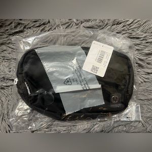 Lululemon Everywhere Belt Bag Black